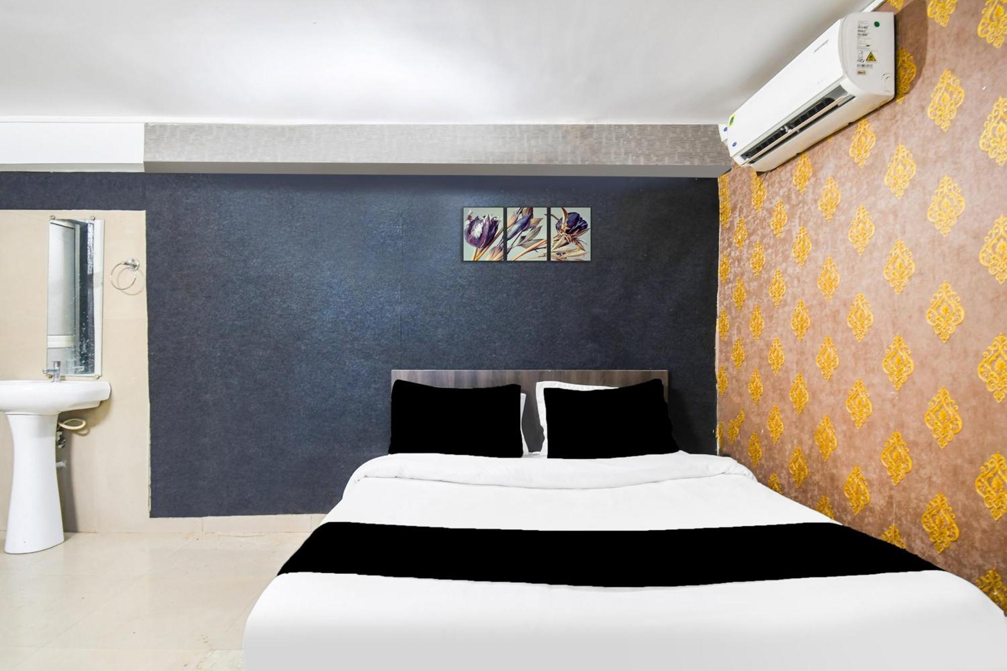 Super Hotel O Champasari Siliguri Formerly Four Fox Suits Panchanai Exterior photo