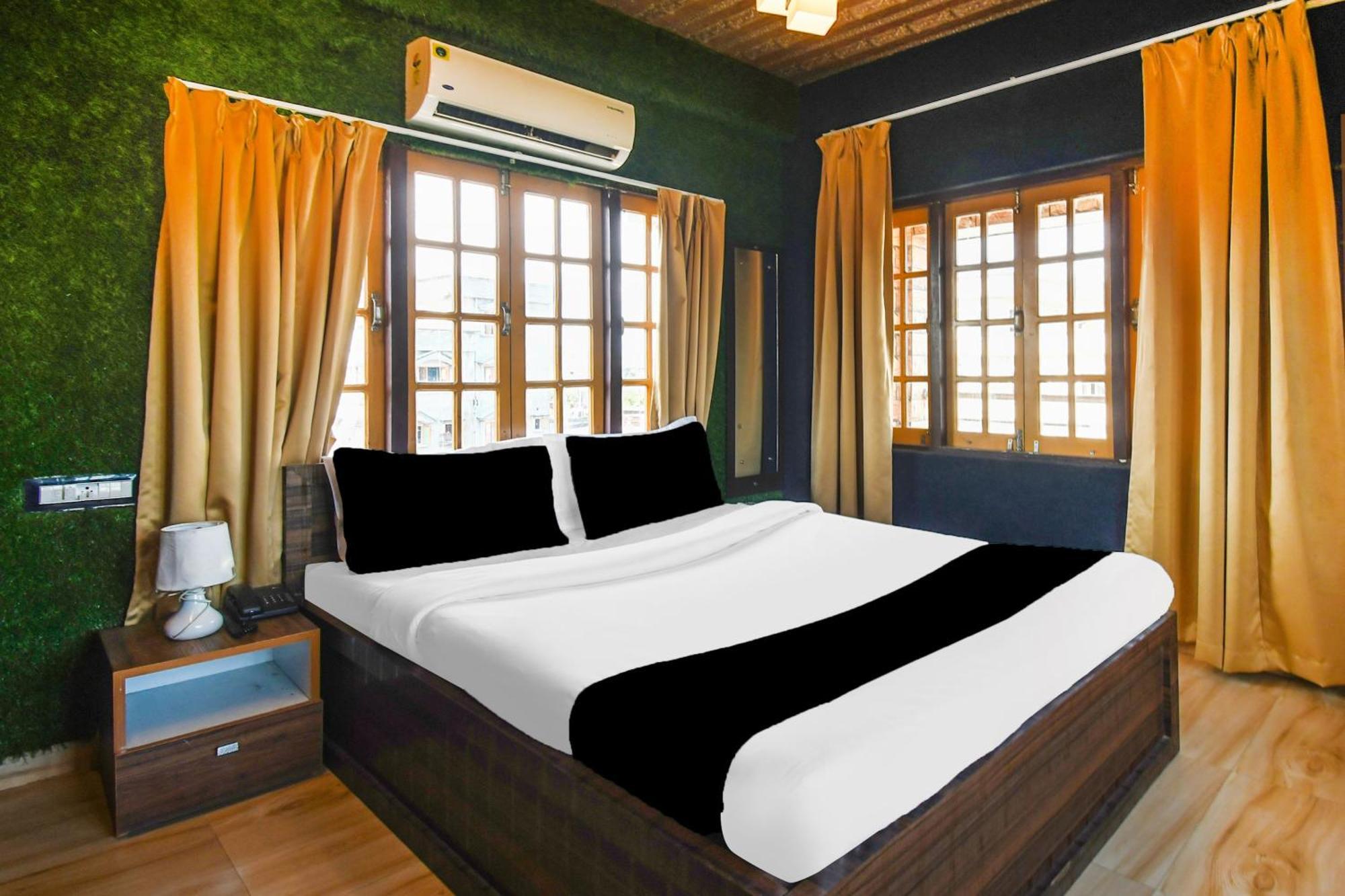 Super Hotel O Champasari Siliguri Formerly Four Fox Suits Panchanai Exterior photo