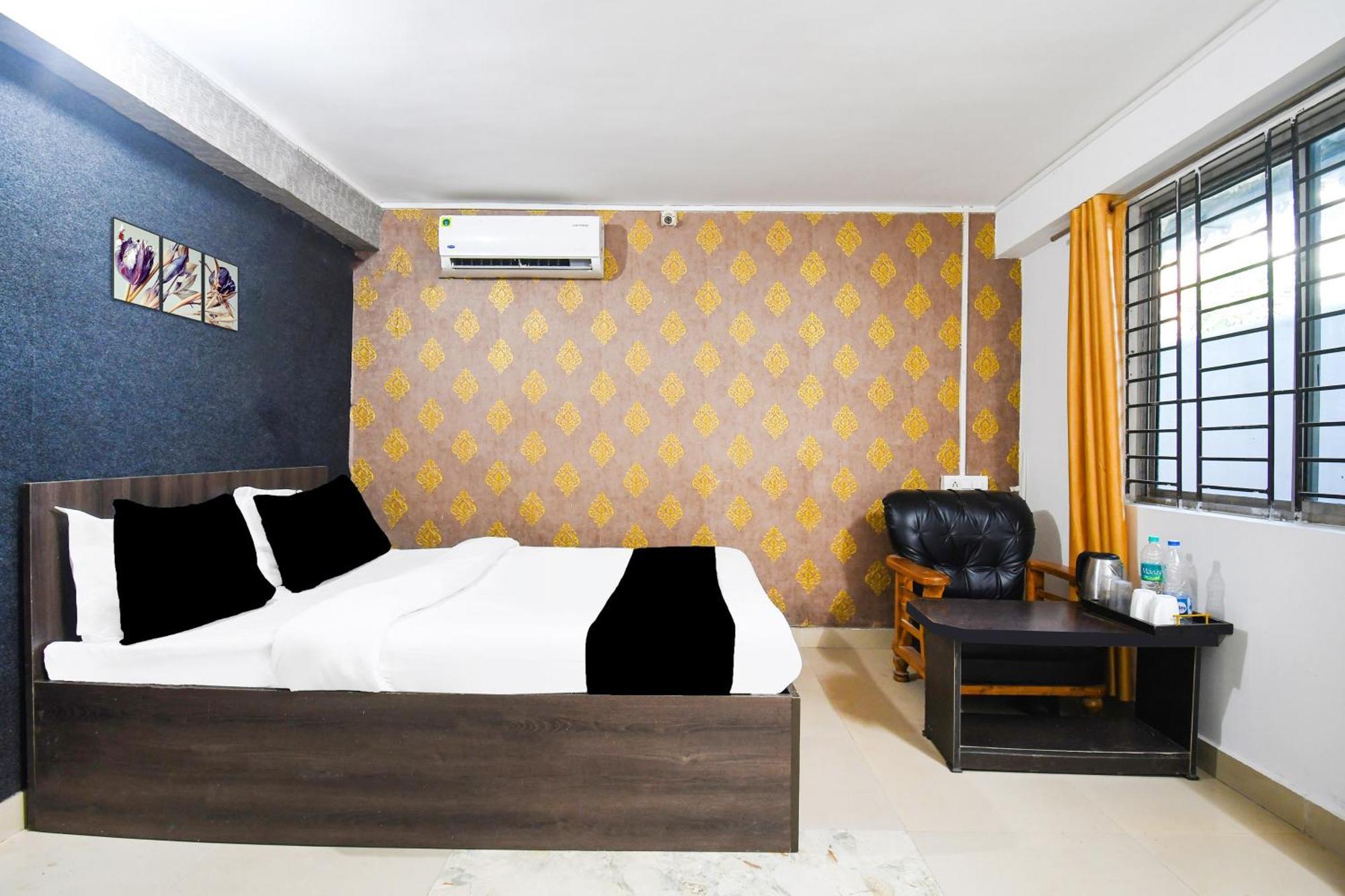 Super Hotel O Champasari Siliguri Formerly Four Fox Suits Panchanai Exterior photo