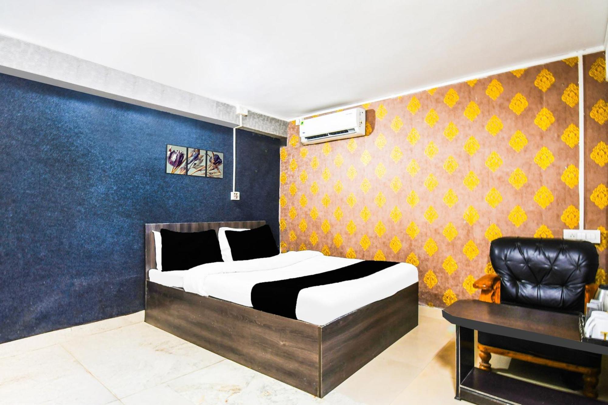 Super Hotel O Champasari Siliguri Formerly Four Fox Suits Panchanai Exterior photo