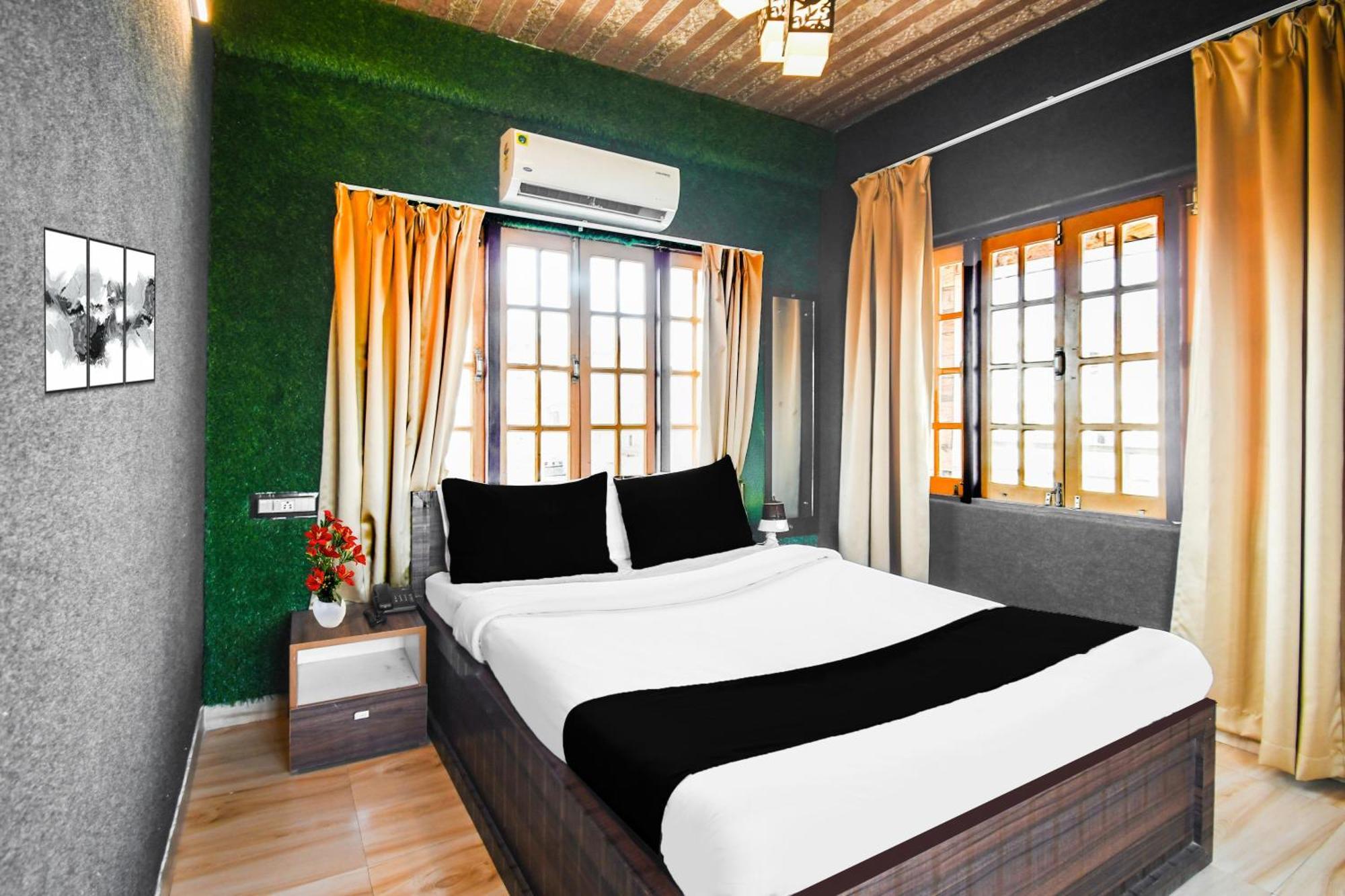 Super Hotel O Champasari Siliguri Formerly Four Fox Suits Panchanai Exterior photo