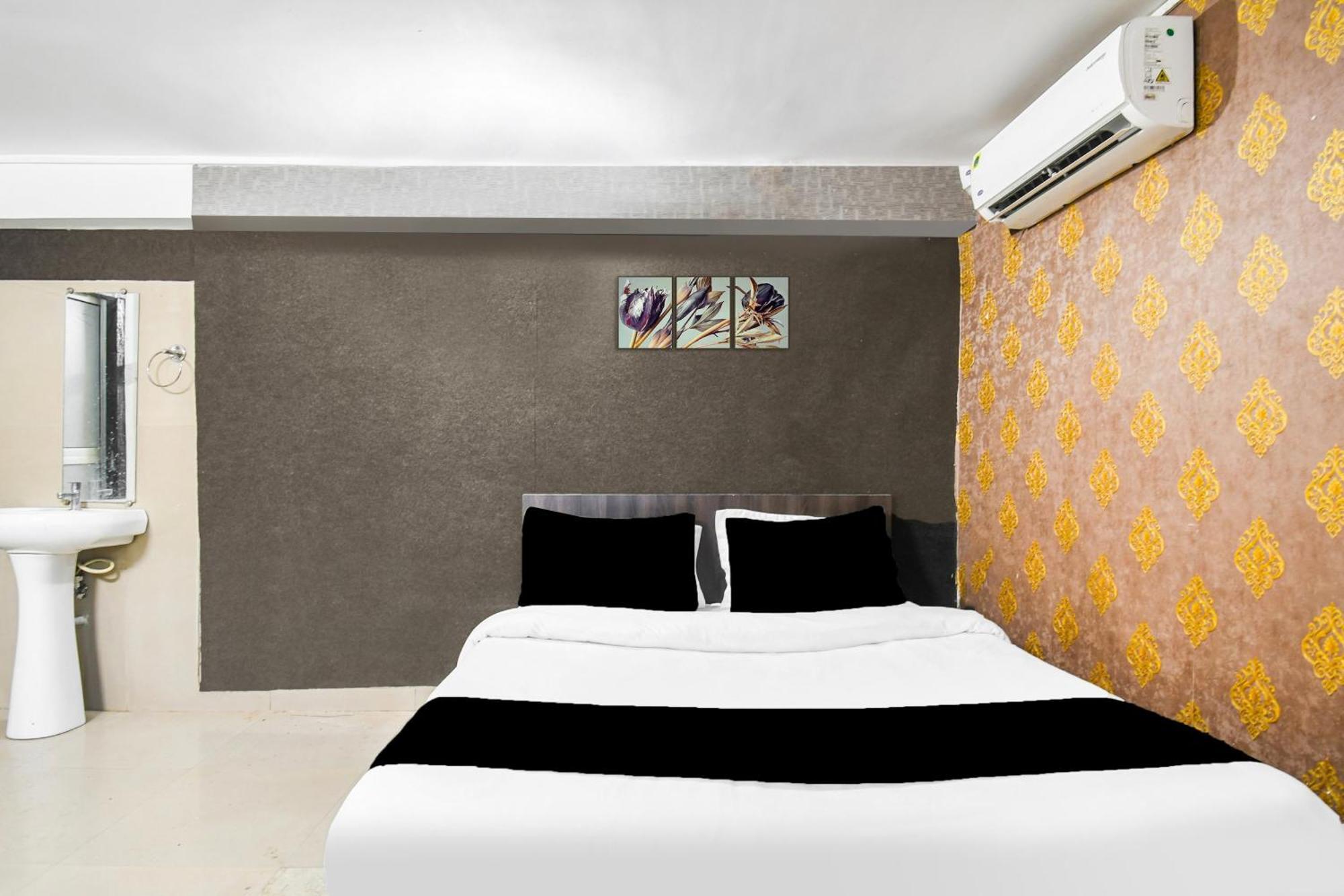 Super Hotel O Champasari Siliguri Formerly Four Fox Suits Panchanai Exterior photo