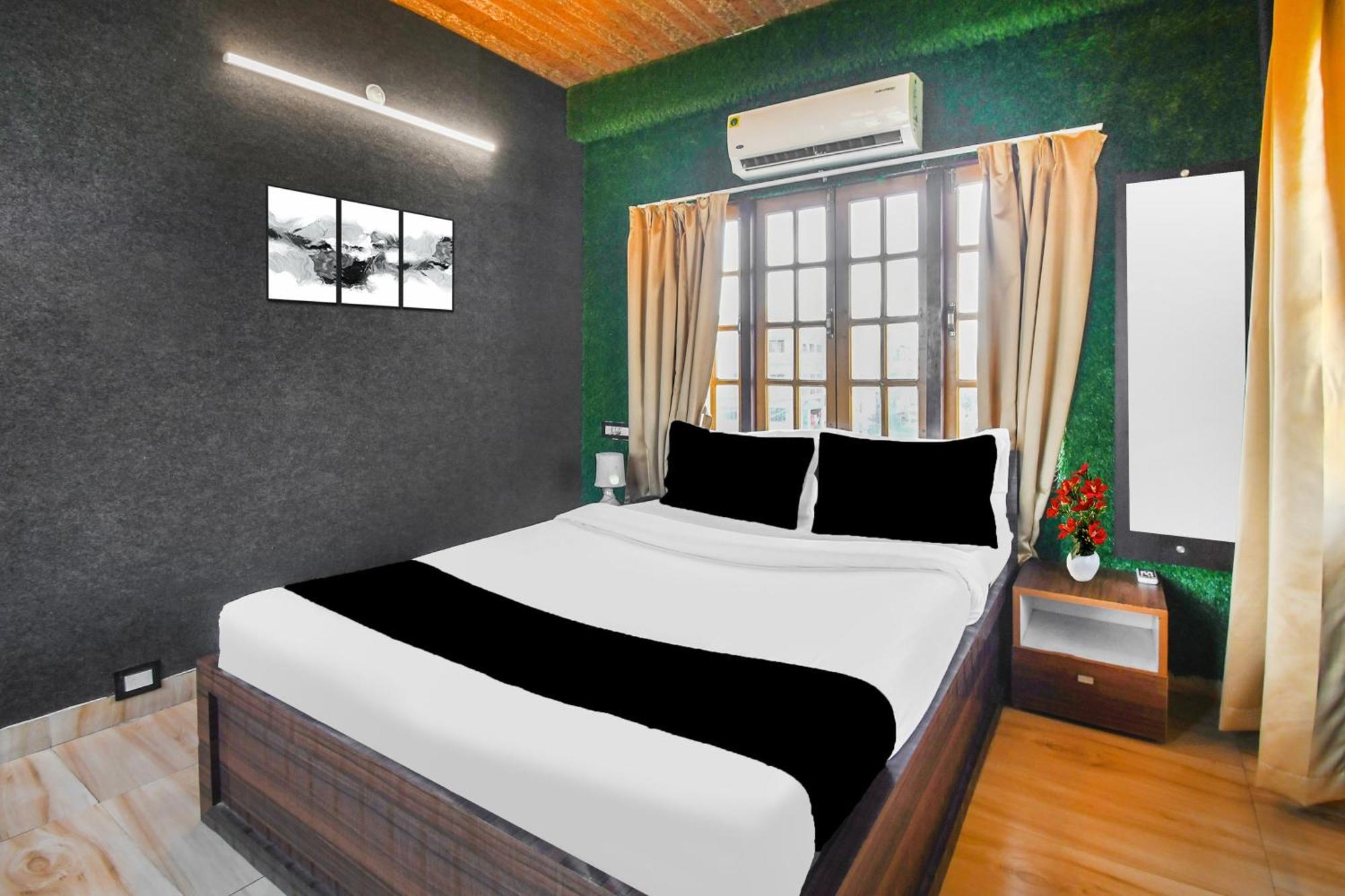 Super Hotel O Champasari Siliguri Formerly Four Fox Suits Panchanai Exterior photo